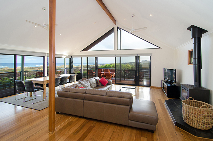 Margarets Beach Houses - Lounge Room